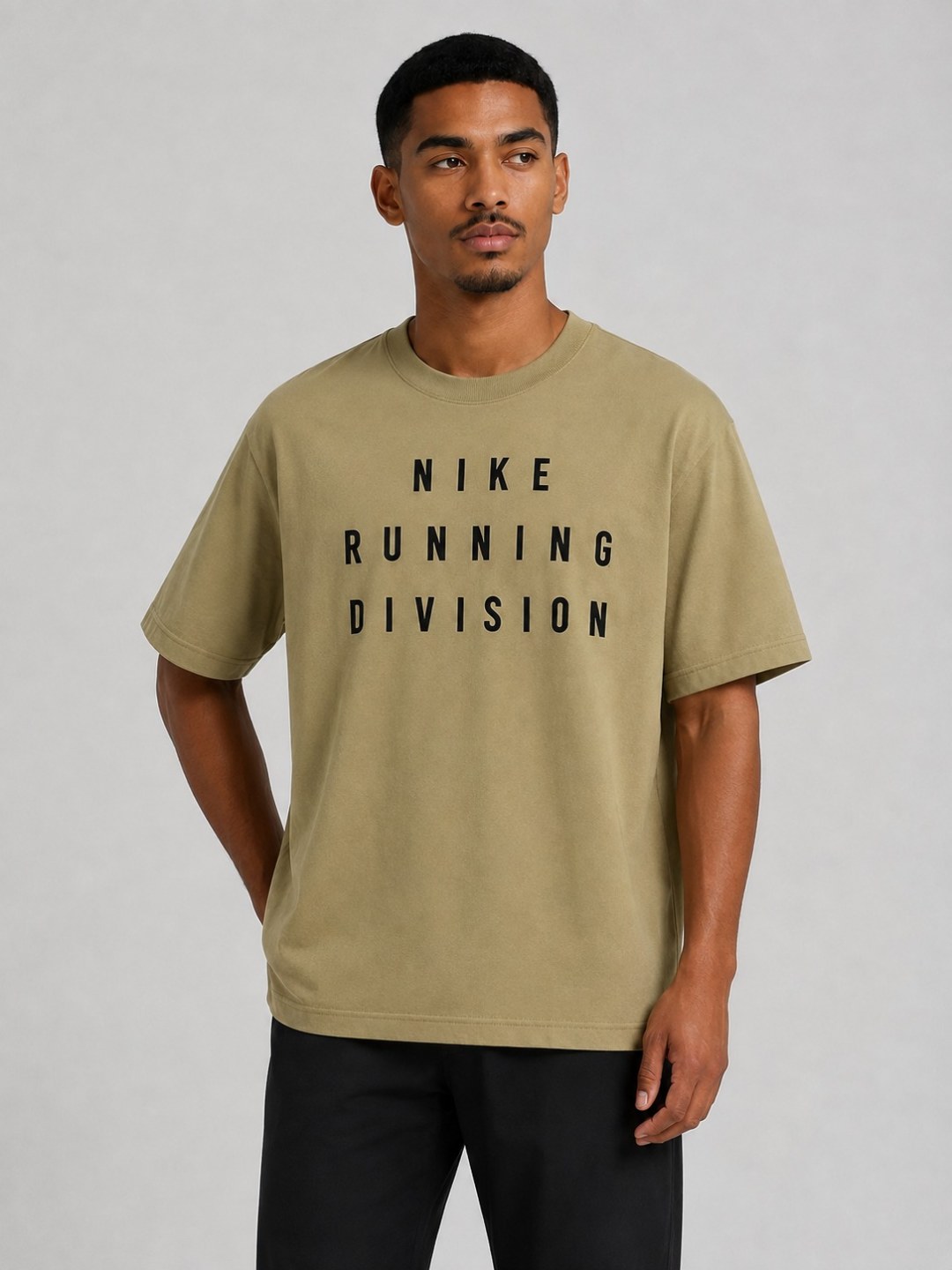 Camiseta Nike Gothic Division - Caqui — foto 3