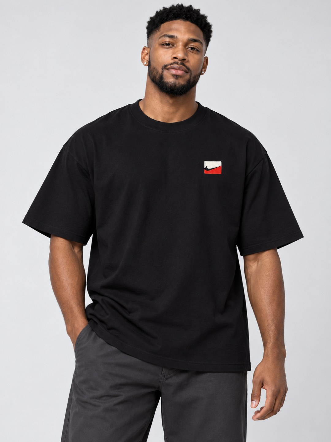 Camiseta Oversized Nike Swoosh Bordado