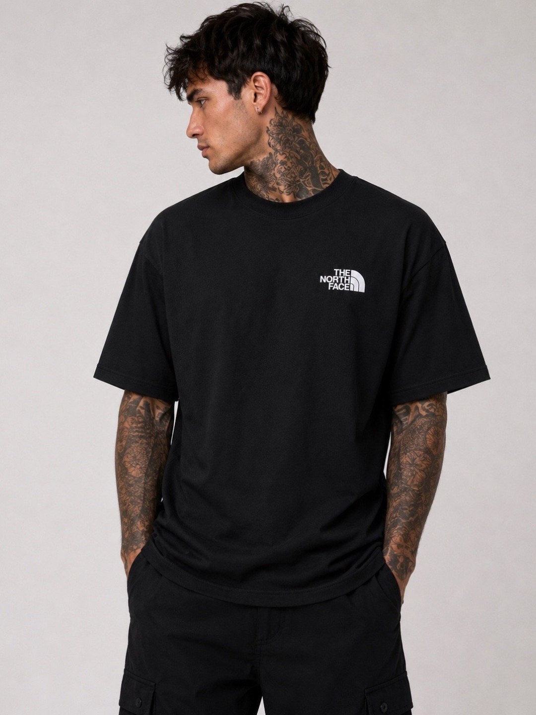 Camiseta Oversized North Face Never Stop Exploring Preta  — foto 4