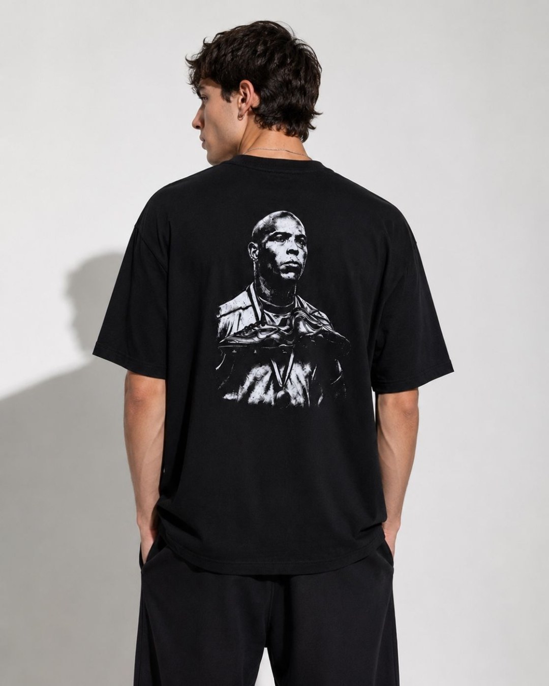 Camiseta oversized Ronaldo fenômeno preta  — foto 2